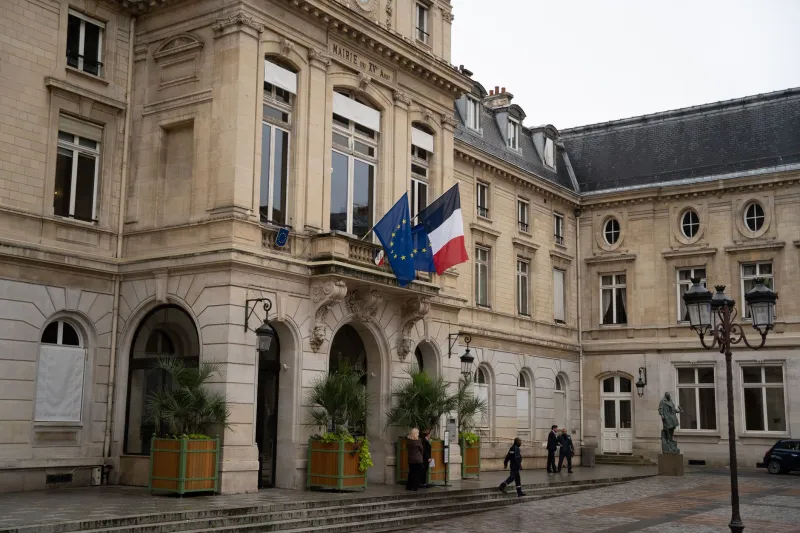 Commandes publiques territoriales : déchiffrer les cahiers des charges pour anticiper les mutations de filière