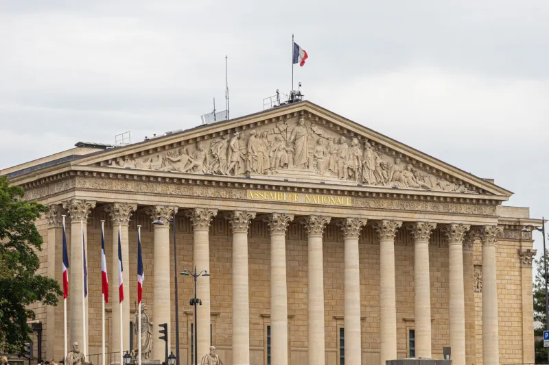 Lobbying parlementaire et stratégie industrielle : décoder les influences politiques qui façonnent vos marchés